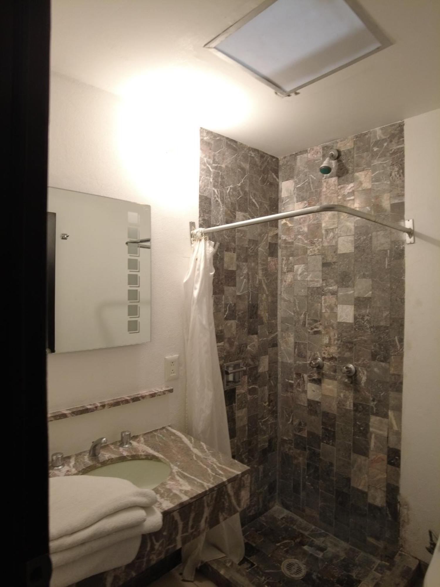 Hotel O Puente San Juan del Río Eksteriør bilde